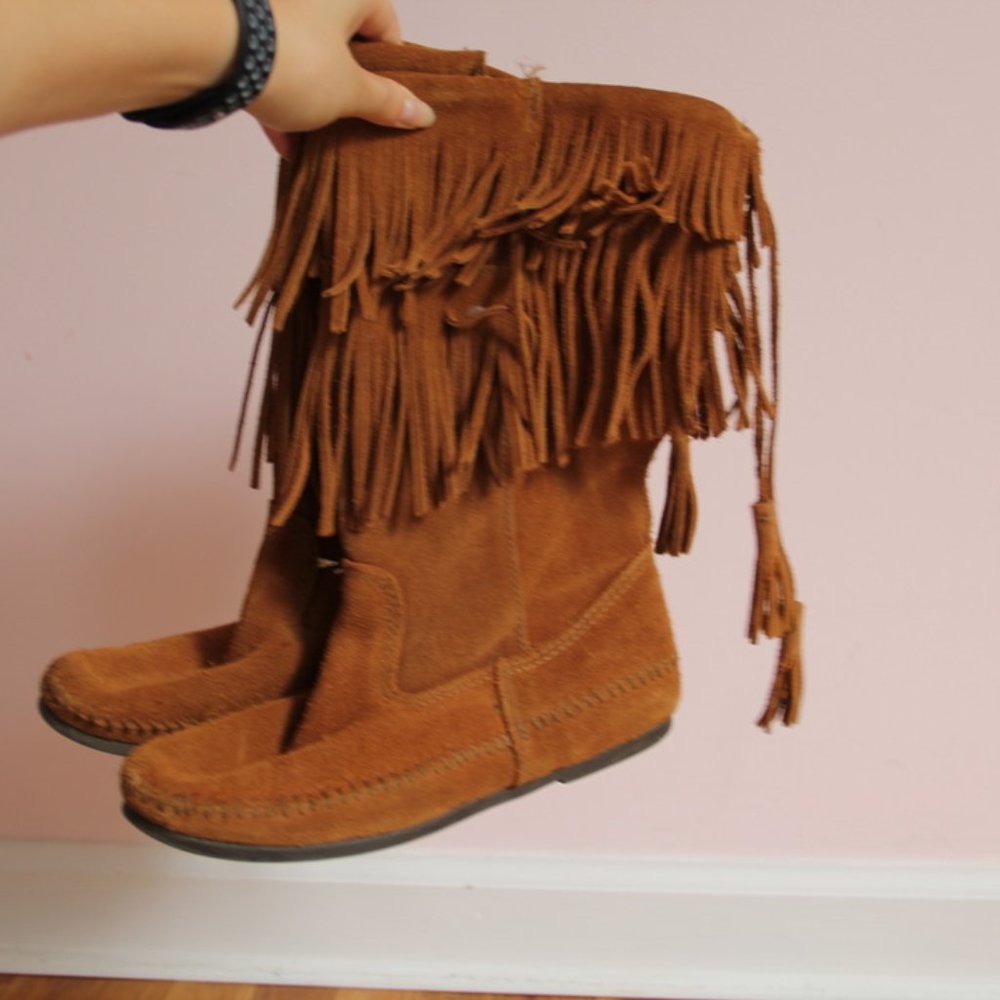 Minnetonka 2-Layer Fringe Boot